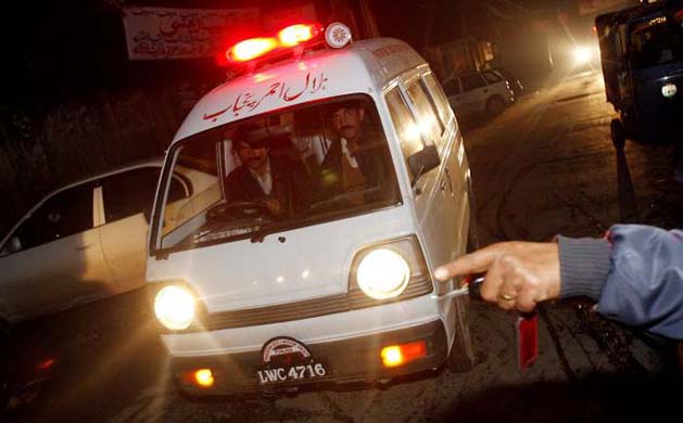 Police killed in Lahore suicide bombing