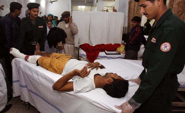 Police killed in Lahore suicide bombing