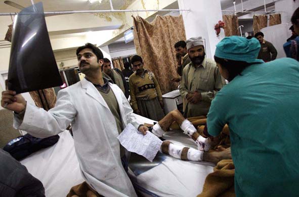 Police killed in Lahore suicide bombing