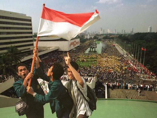 Students protest against President Suharto