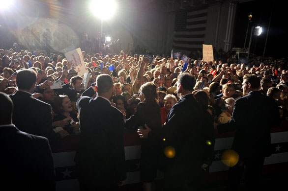 Republican vice presidential candidate Sarah Palin   is protected by secret service agents