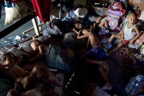Slum children in Philippines