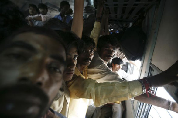 crowded train in New Delhi 
