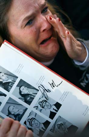 Elyria, US: John McCain's signature