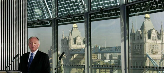 2008: Ken Livingstone speaks to the press following the screening of Channel 4's 'Dispatches'