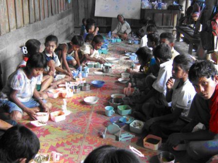 Since Cyclone Nargis, the camps, which were already full, have taken in thousands more refugees, mostly Karen people from the east of Burma