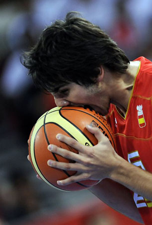 http://static.guim.co.uk/Guardian/sport/gallery/2008/aug/11/olympics20081/GD8351800%40Spain%27s-Ricky-Rubio-b-9196.jpg