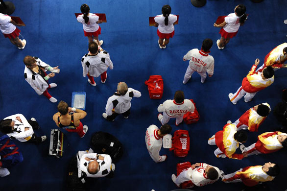 olympic gymnastics The teams line up for the parade before the men's team final