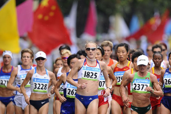Paula Radcliffe leads the way early in the race