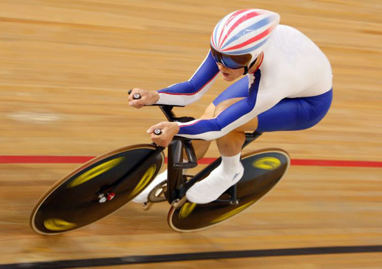 Chris Newton wins bronze in the men's Points Race