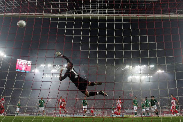 Panathinaikos' goalie Mario Galinovic