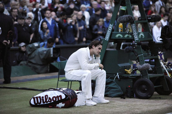 Federer looking distraught