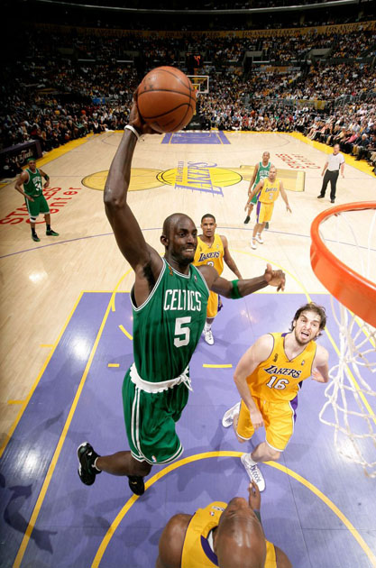 Kevin Garnett of the Boston Celtics dunks in match against LA Lakers