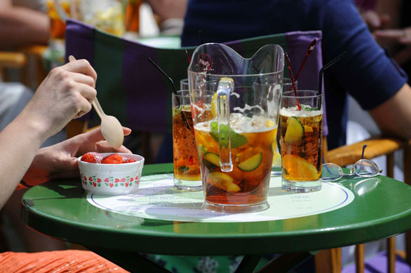 Pimms and strawberries