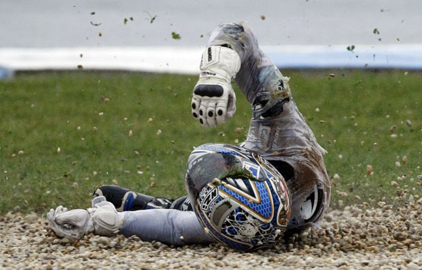 Alex Debon  crashes at the Australian Grand Prix