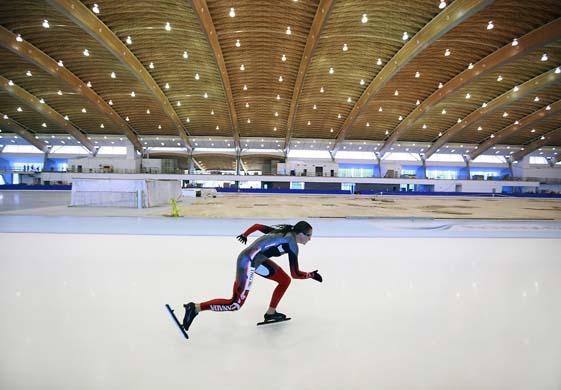 Danielle Wotherspoon skates