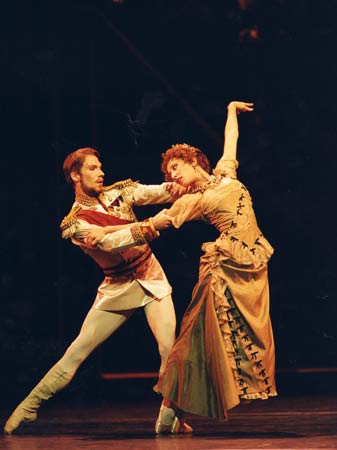 Mara Galeazzi and Johan Kobborg in Mayerling