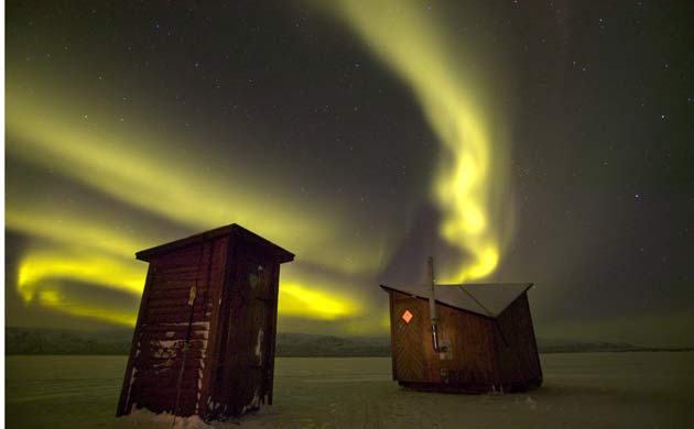 http://static.guim.co.uk/Guardian/travel/gallery/2008/feb/14/sweden.northernlights/sweden3-6847.jpg