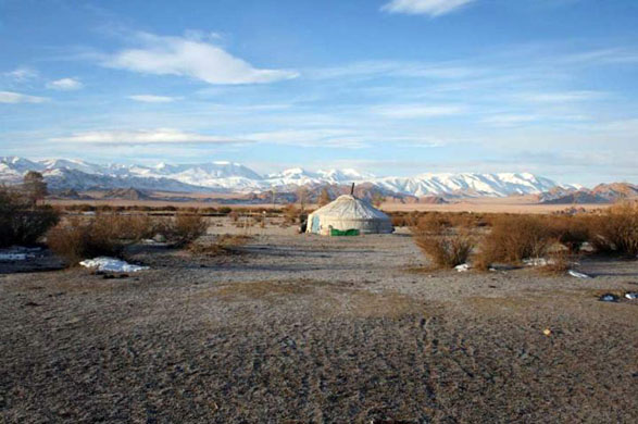 Staying with the Kazak eagle hunter in Mongolia