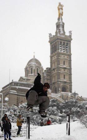 Marseille under snow