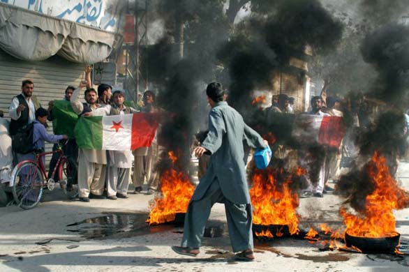Protestors burn tyres