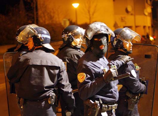 Riot police get prepared