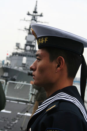 Chinese ship visiting Japan
