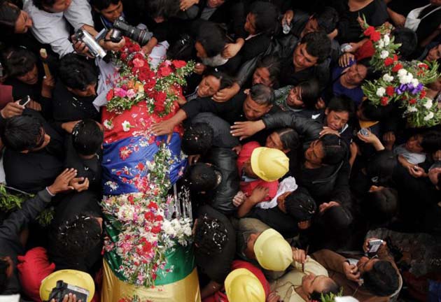 A funeral in Bolivia