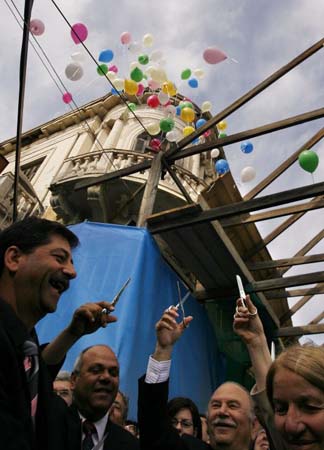 Turkish and Cypriot officials celebrate