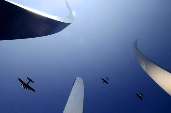 24 hours in pictures 11/4/8