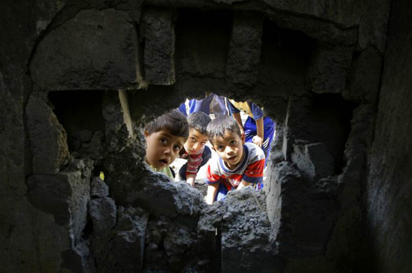 24 hours in pictures 15/4/8