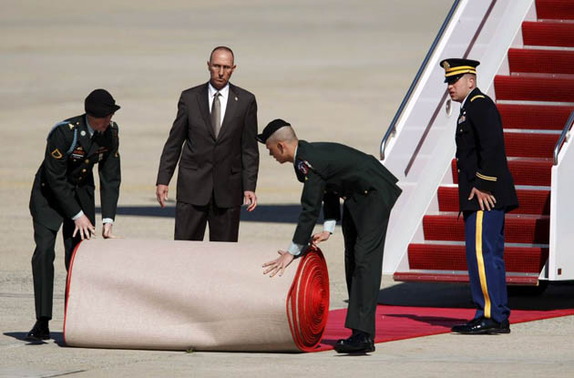Pope Benedict XVI arrives in the US