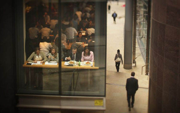 24 hours in pictures 17/4/8