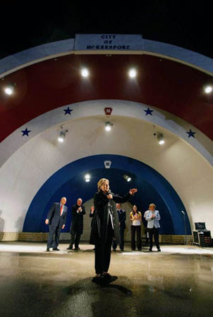 McKeesport, US: Hillary Clinton speaks during a rain storm at a campaign rally in the Renziehausen park bandshell