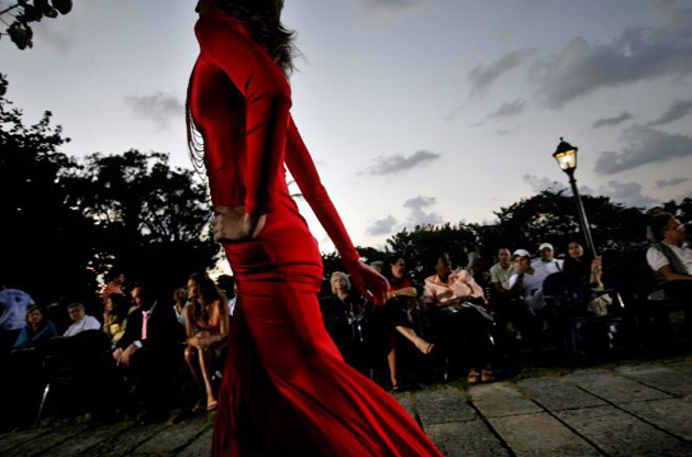 Cuban models present creations of the Italian fashion desginer Rocco Barrocco 