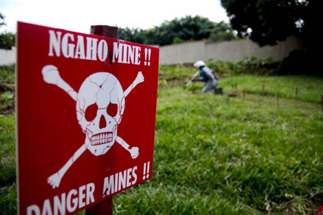 Mine clearing in Burundi
