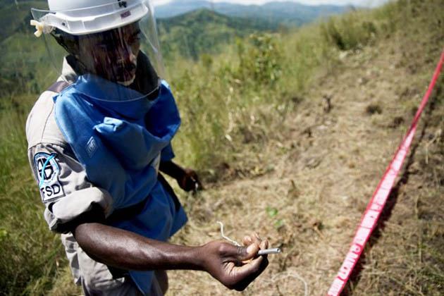 Mine clearing in Burundi
