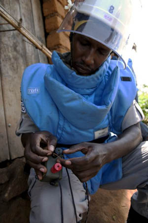 Mine clearing in Burundi