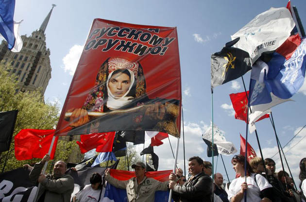 Russian nationalists march to support Serbia