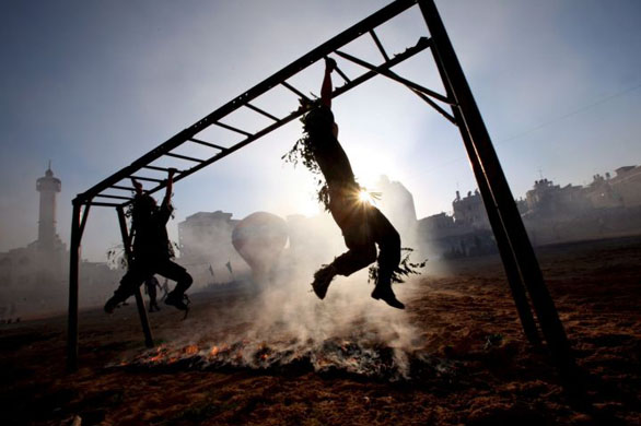 Gaza City, Gaza Strip: Members of the the militant Hamas group take part in a training at a camp in the al-Shejaeiya area
