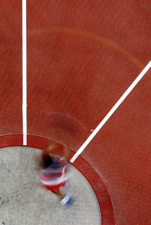 Beijing, China: Yipsi Moreno of Cuba competes in the Women's Hammer final