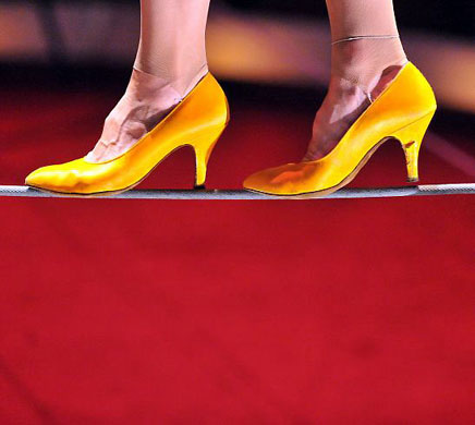 Prague, Czech Republic: A member of Les Colporteurs practices during their dress rehearsal for the Letni Letna Circus, Theatre and Music Festival