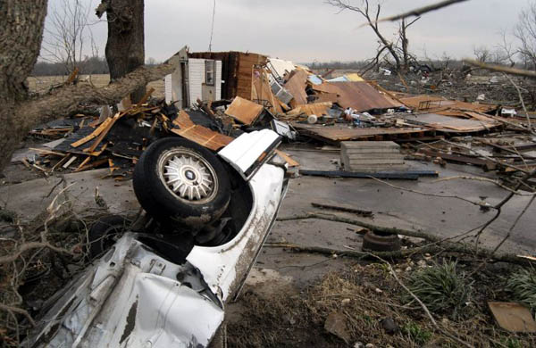 tornadoes wreak havoc in US