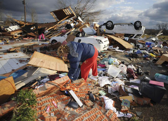 tornadoes wreak havoc in US