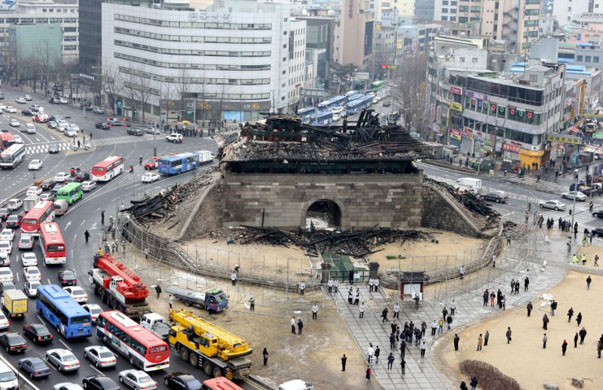 Blaze destroys Korean landmark