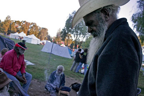 Australian prime minister says sorry to Aborigines' stolen generations