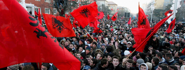 Kosovo delcares independence