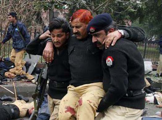 Police killed in Lahore suicide bombing