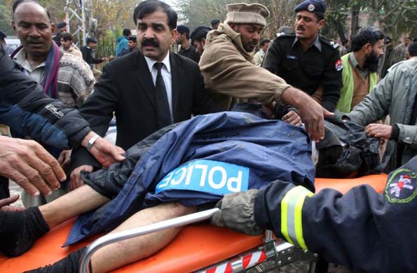 Police killed in Lahore suicide bombing