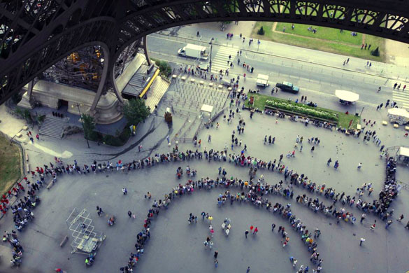 queue for eiffel tower